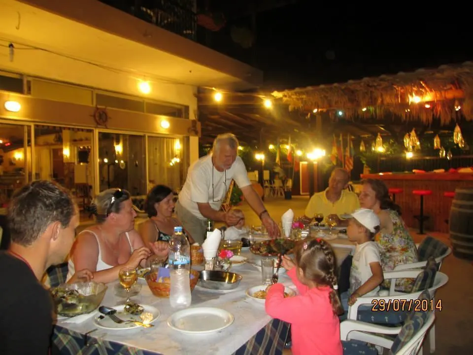 Guest house El Capitan Hotel Porto Koufo